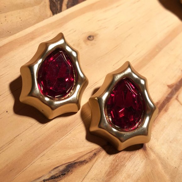 DEADSTOCK VINTAGE JEWELED TEARDROP POSTS - Picture 2 of 3